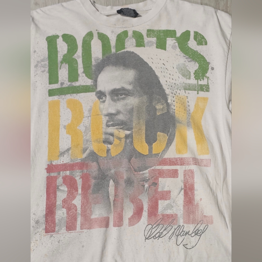 Bob Marley Roots Rock Rebel Graphic T-Shirt some rust spots on the back see pic